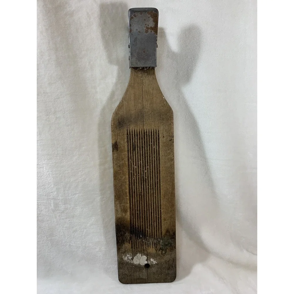 Vintage Wooden Fish Scaler Cleaning Skinner Filet Board Tail Clamp 23